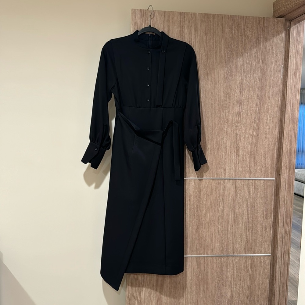Black midi dress . NEW